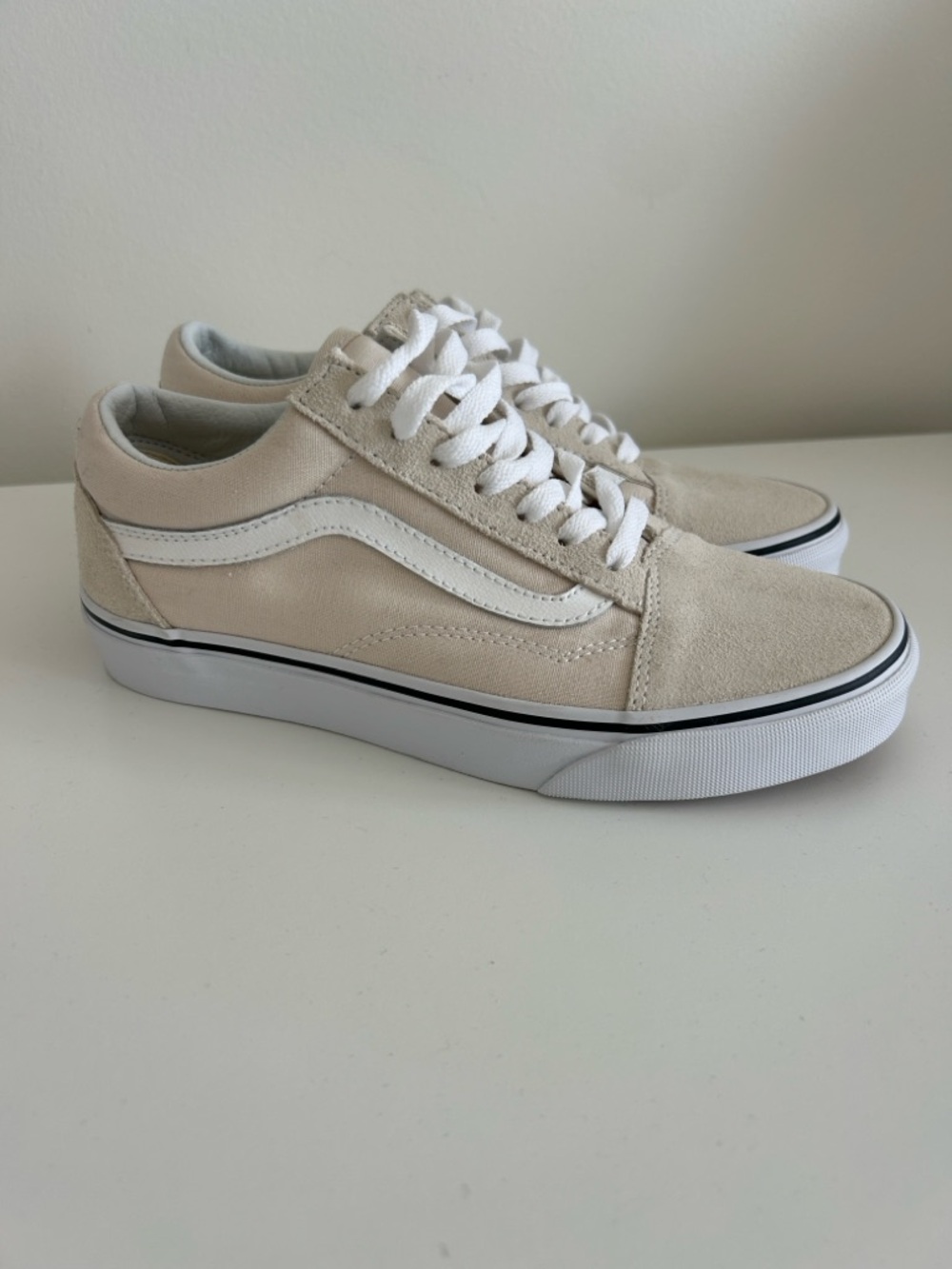 VANS Old Skool Low Top Sneakers in Beige and White Suede/Canvas
